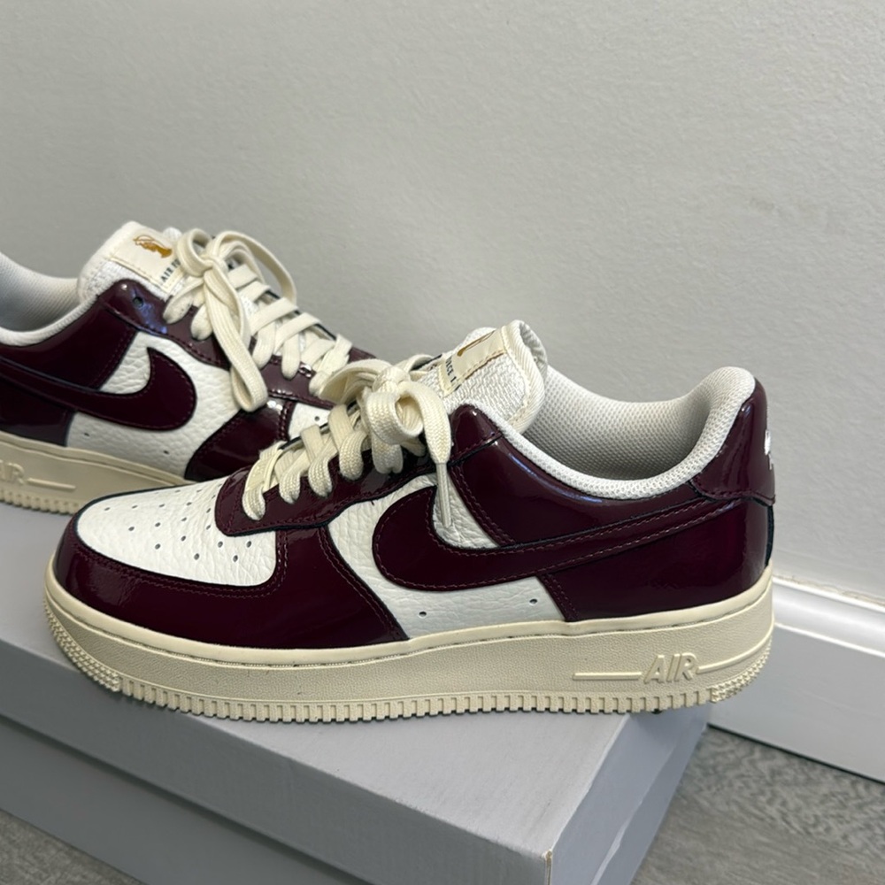 Women's Air Force 1 '07 LX size 8. Color sail/beetroot. Worn twice.
